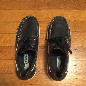Boys blue leather boat shoes